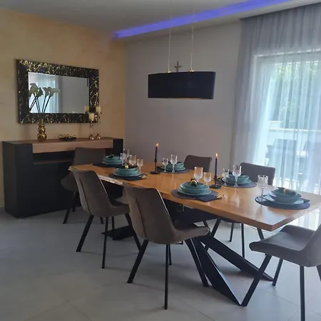 Villa I&n - Four Bedroom *