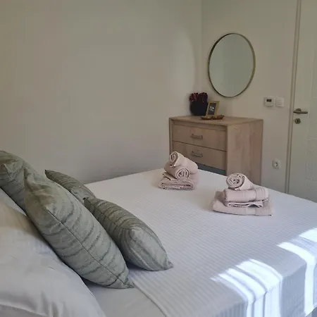 I&n - Four Bedroom Imotski